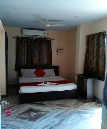 Sunshine Castle- Gachibowli Leilighet Hyderabad Eksteriør bilde